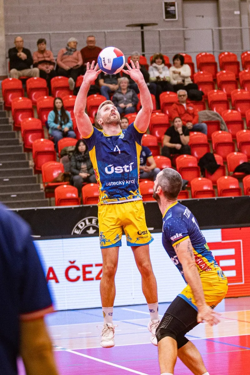 FOTO: Karlovarští volejbalisté mají nabitý program, přesto postoupili do finále