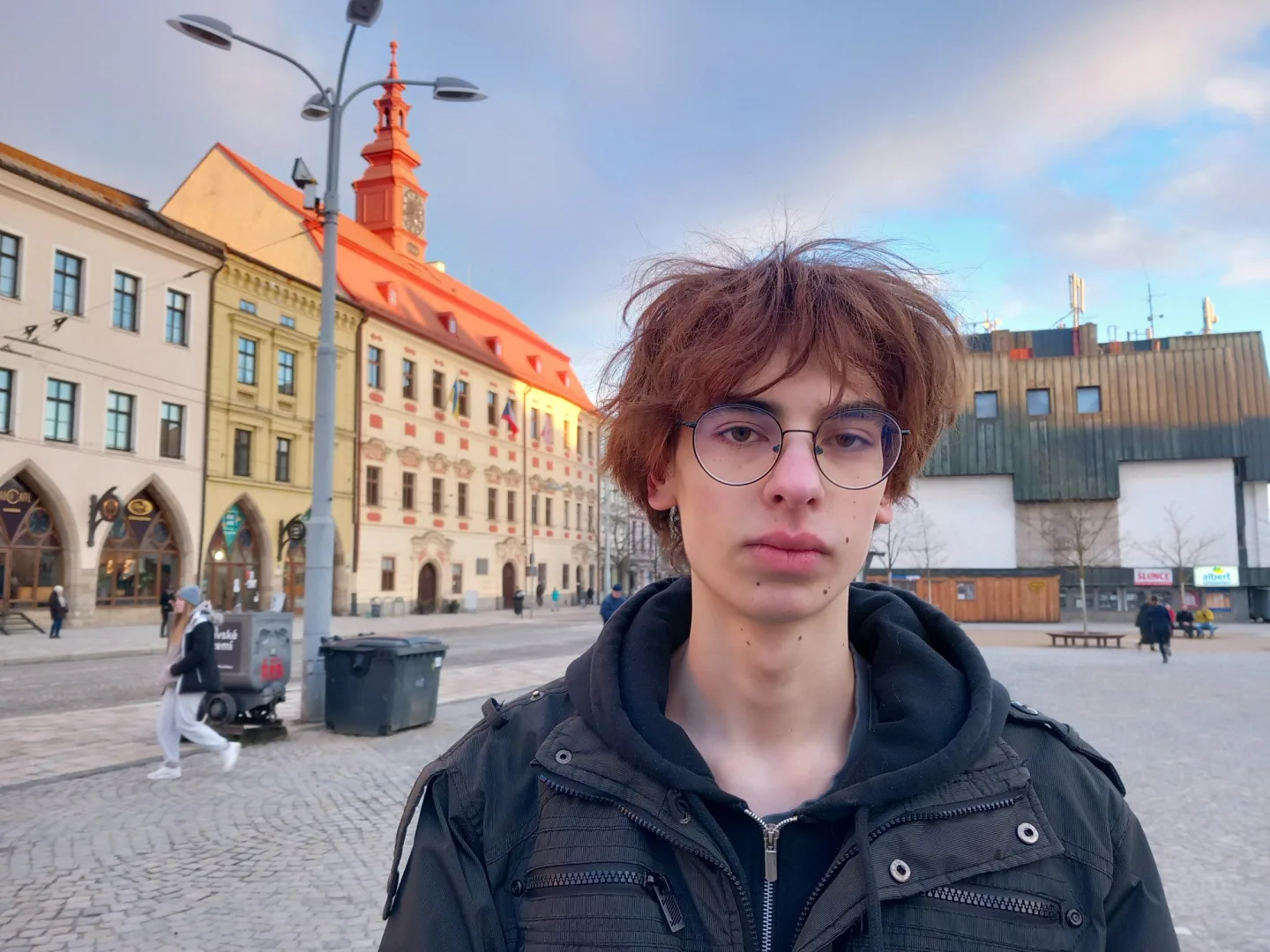 Pokud to bude potřeba, nebojím se svolat lidi, říká sedmnáctiletý Michael Hugo