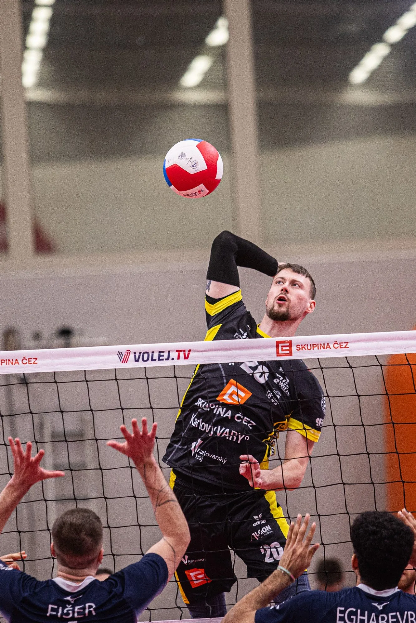 Karlovarsko na domácí palubovce nadalo šanci zlínské Fatře