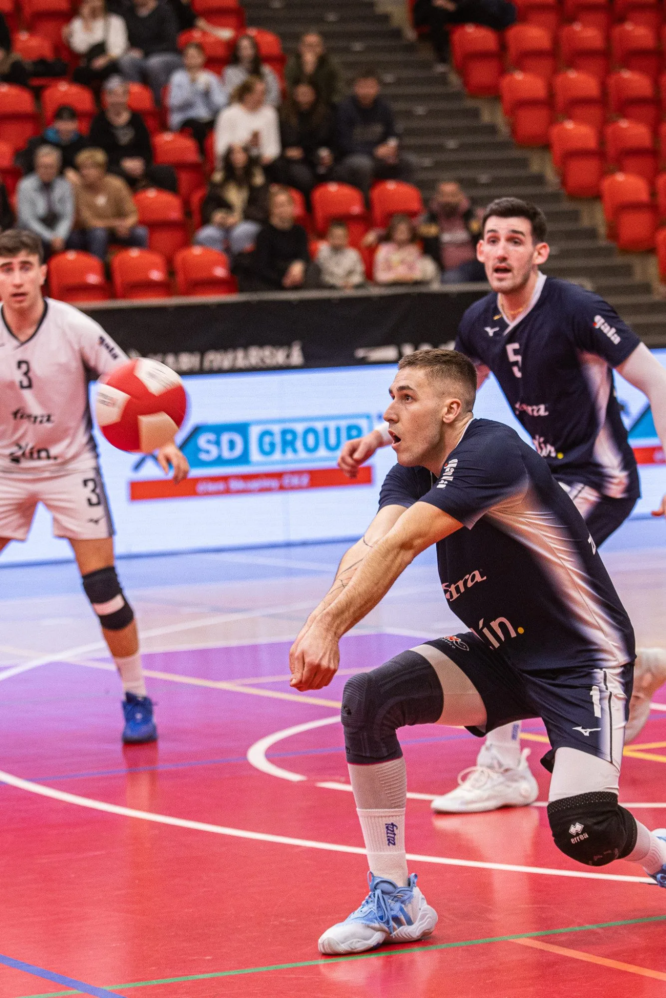 Karlovarsko na domácí palubovce nadalo šanci zlínské Fatře