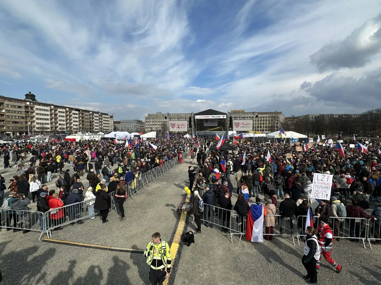 Protivládní demonstrace Milionu chvilek zaplnila Letnou, dorazily desítky tisíc lidí