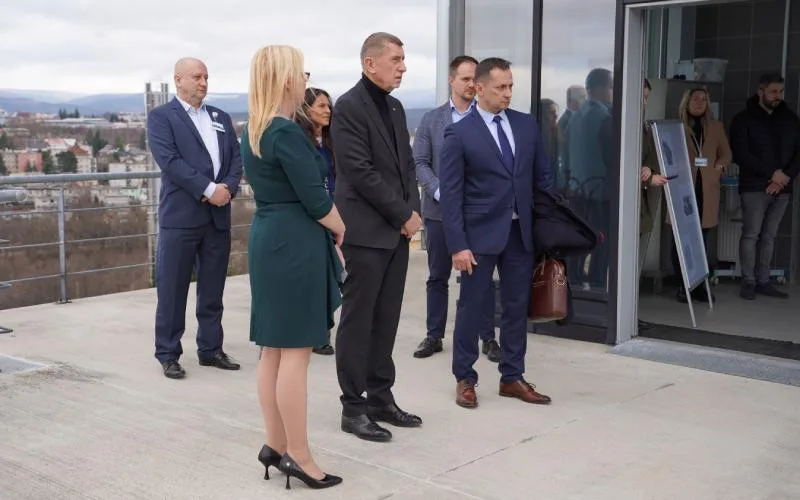 Premiér Babiš navštívil Karlovarský kraj, zaměřil se na zdravotnictví i záchranný systém.