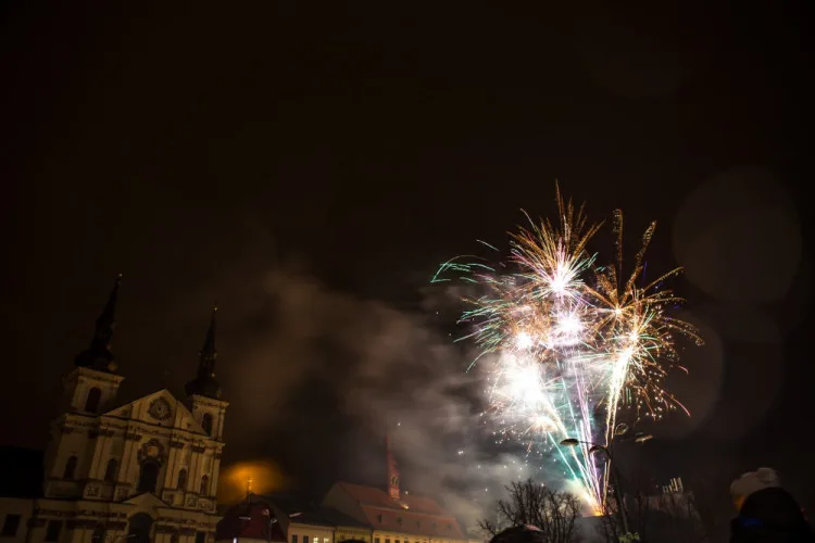 Zastupitelé Karlových Varů schválili celoplošný zákaz pyrotechniky ve městě