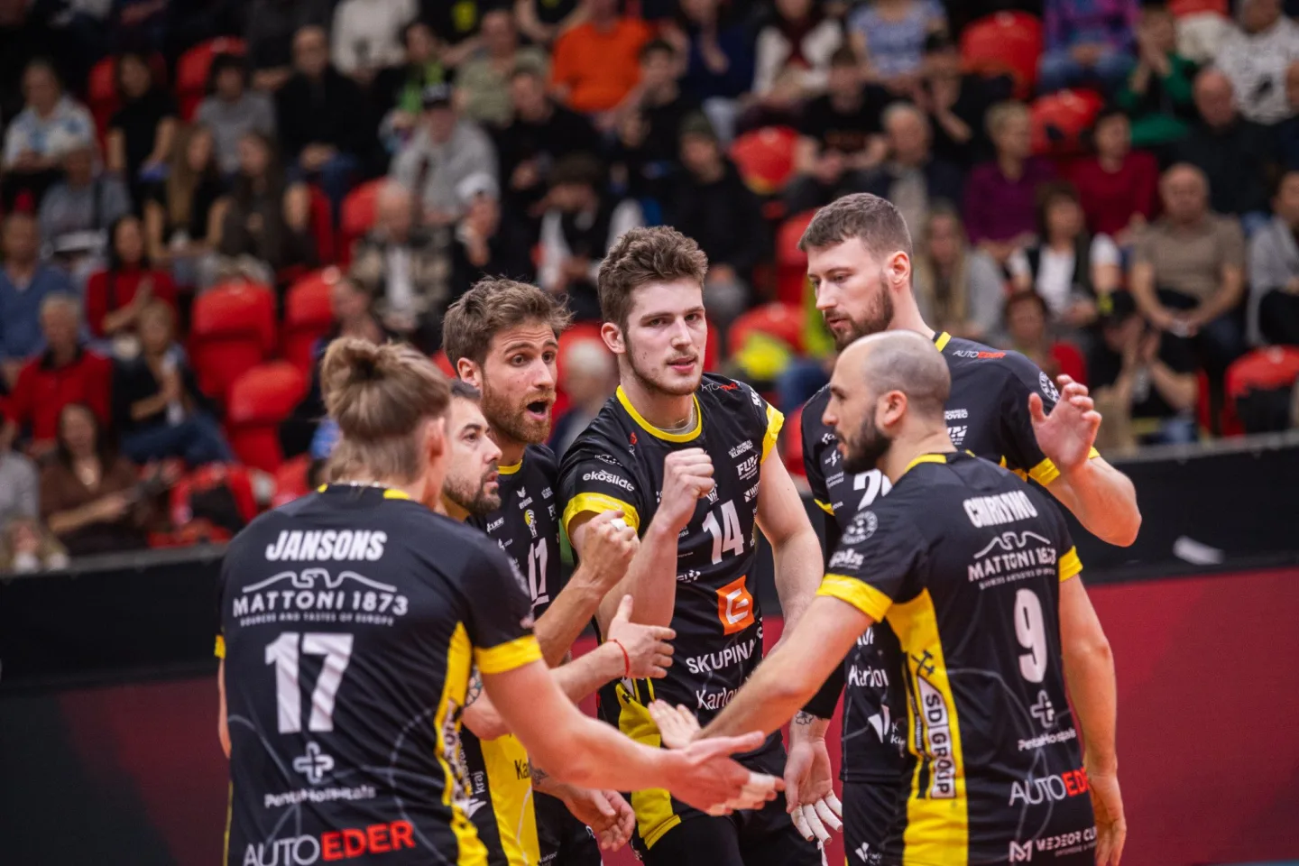 FOTO: Třetí semifinálový zápas a třetí výhra pro Karlovarsko, které si zahraje finále. Foto: VK Karlovarsko