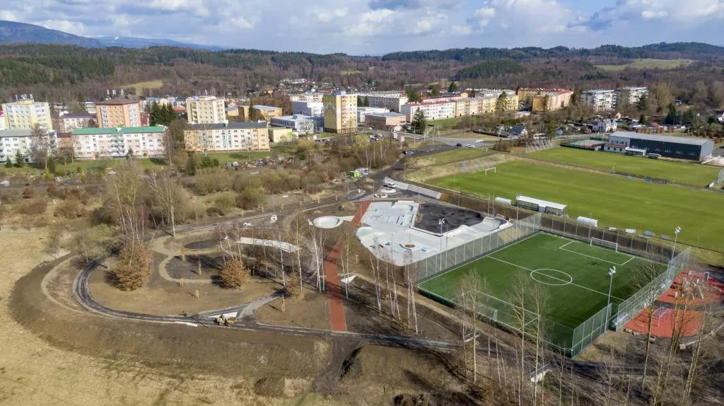 Nová Role na Karlovarsku postavila multifunkční park pro sport a relaxaci