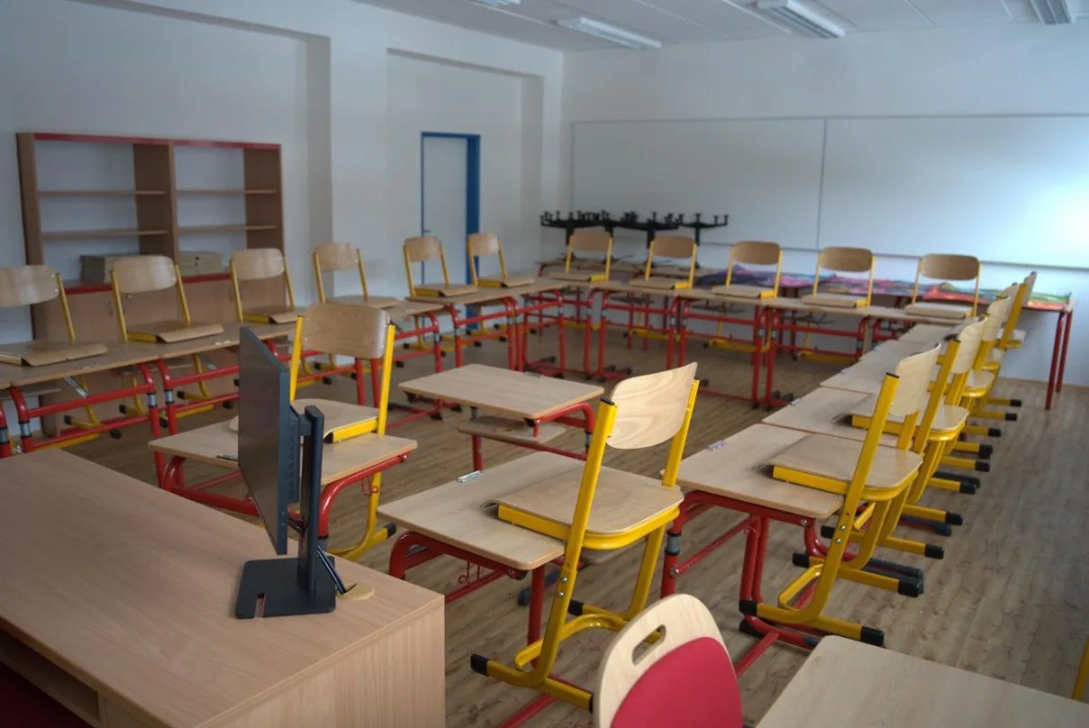 FOTO: Škola v Karlových Varech má po výrazné modernizaci lepší přístup i učebny