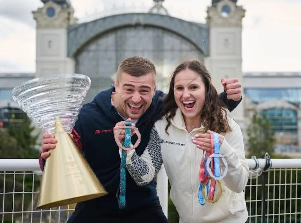 Medaile a poháry pro Olympiádu dětí a mládeže mají svou podobu
