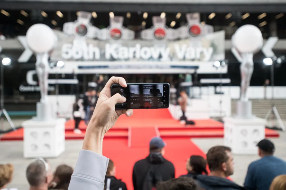 Z Chebu a Sokolova pojedou na karlovarský festival autobusy zdarma