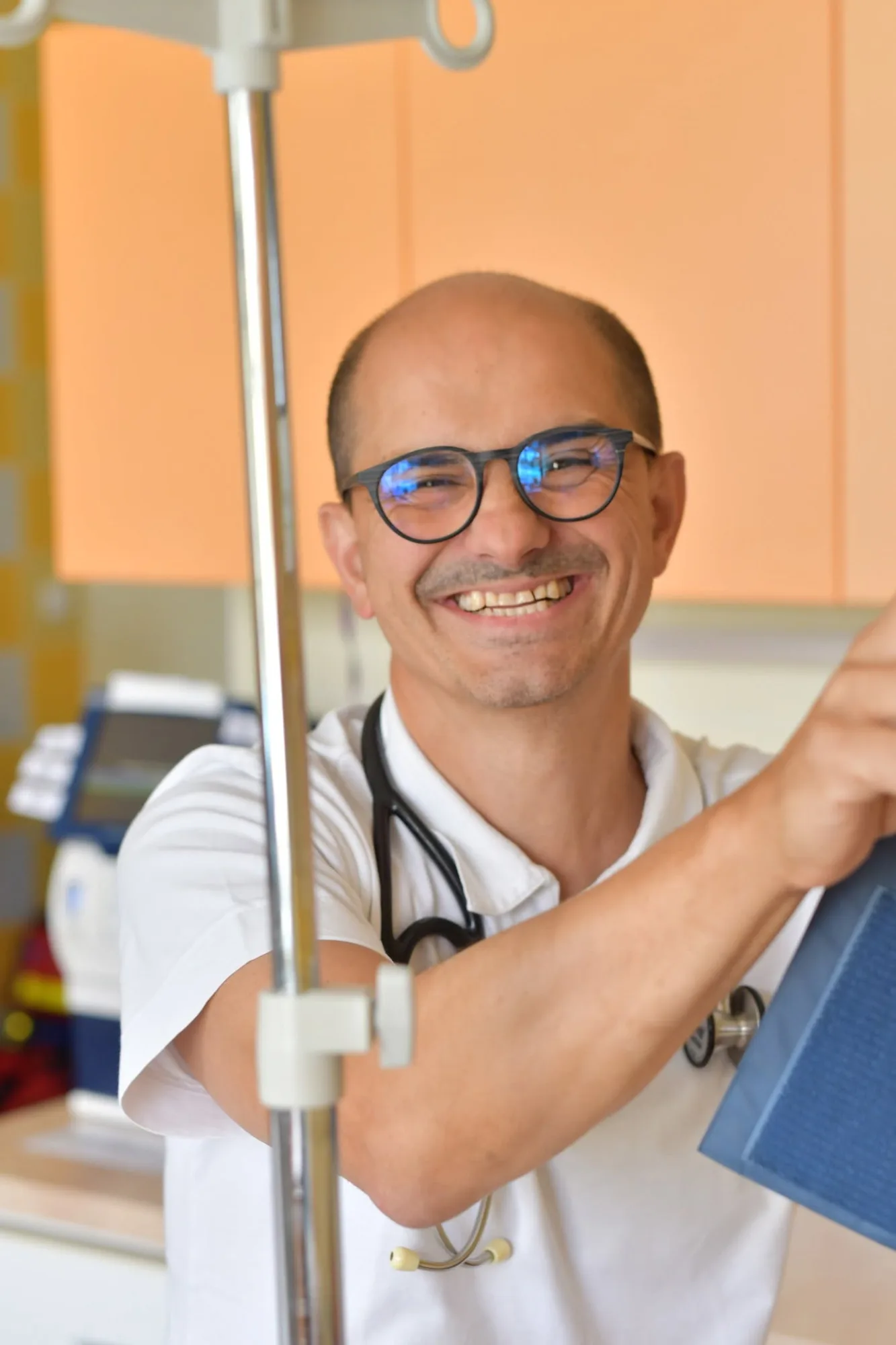 Chebská nemocnice truchlí. Zemřel primář interního oddělení Marek Veinfurt.