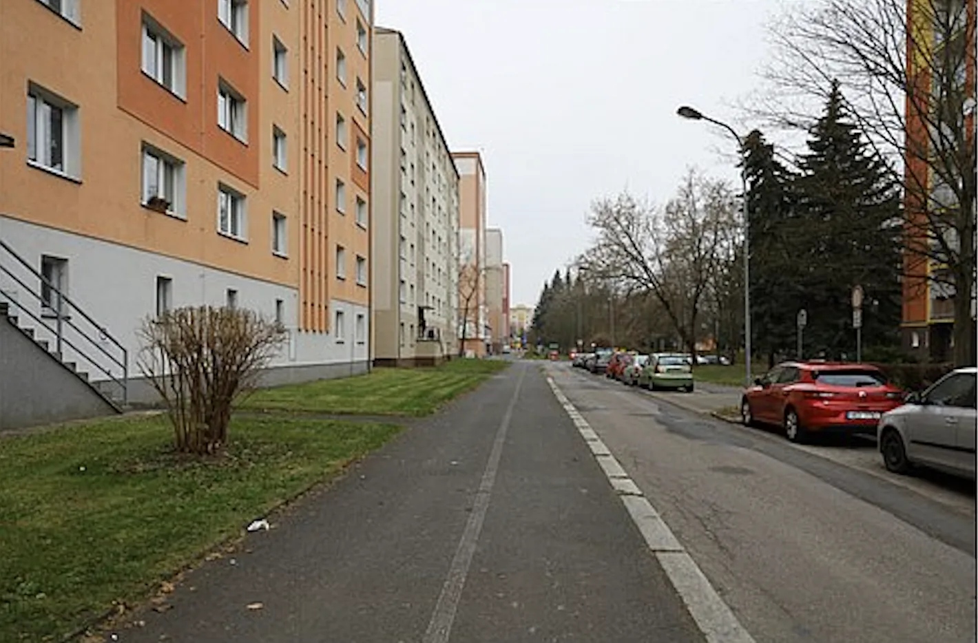 Rekonstrukce Krymské ulice začne už 3. srpna. Přinese více parkovacích míst.