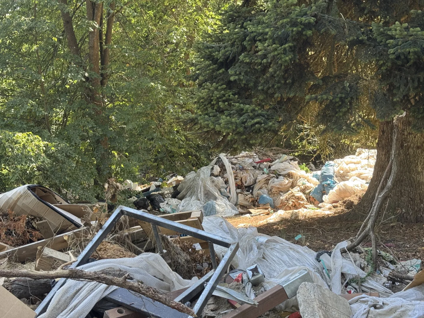 Podnikatel z Karlovarska proměnil CHKO Třeboňsko v nelegální skládku