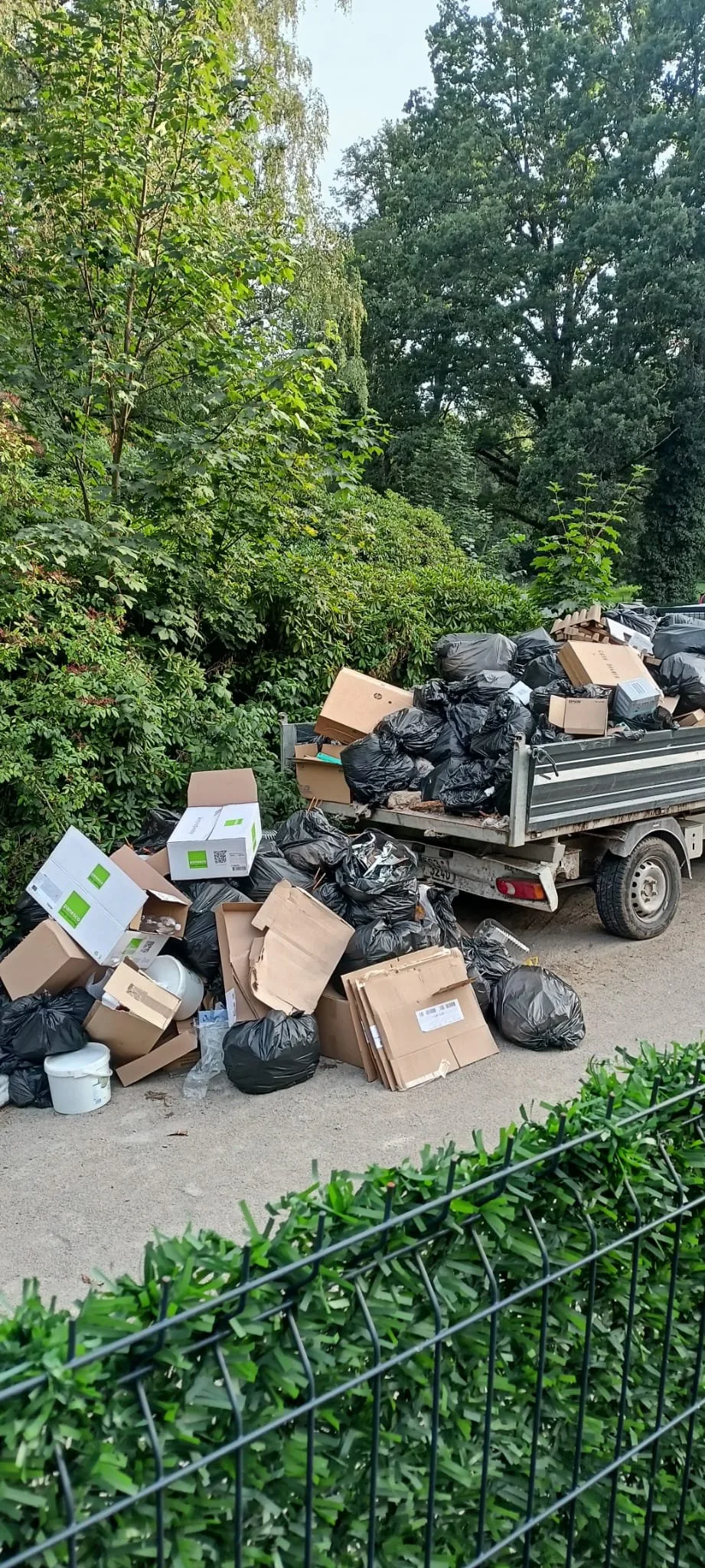 Odpadky se na skládku svážejí přímo z areálu
