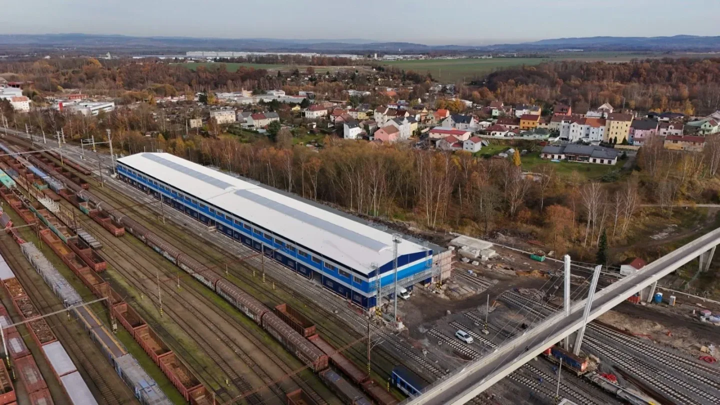 České dráhy otevřely v Chebu moderní halu údržby vlaků, stála 830 milionů