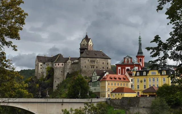 Hrad Loket je nejnavštěvovanější památkou v kraji