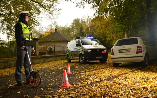 Chceš 110 tisíc korun, jistý plat a zajímavou práci? Přidej se k policii v Karlovarském kraji