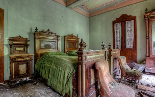 Co po vás vlastně zbyde? Hromada věcí, o které nemají zájem ani vaše děti, říká fotografka urbexu Margit Pohlová