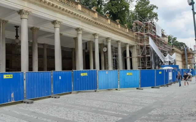 Opravě Mlýnské kolonády koronavirová krize