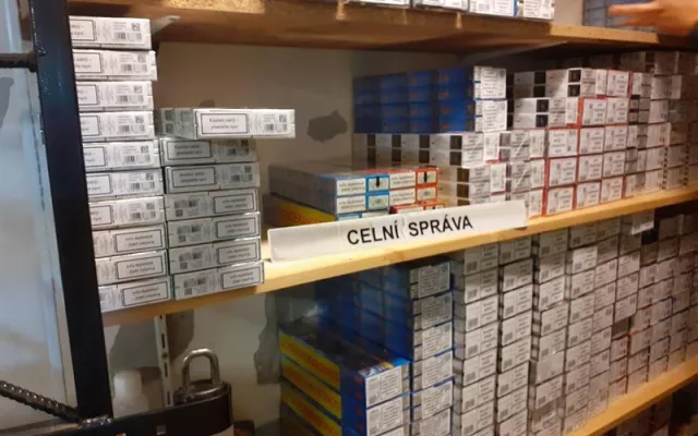Celníci zabavili více než sto tisíc cigaret, které musí zlikvidovat