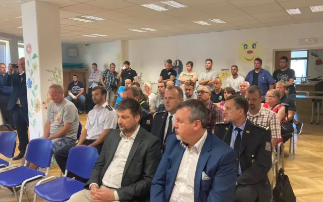 Vedení kraje i Českých drah poděkovalo za profesionální zásah při nehodě v Perninku