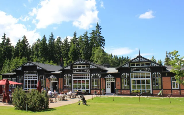 Golf si v Mariánských Lázních zahrál například Mark Twain, Thomas Alva Edison, Sigmund Freud, generál Patton nebo Franz Kafka