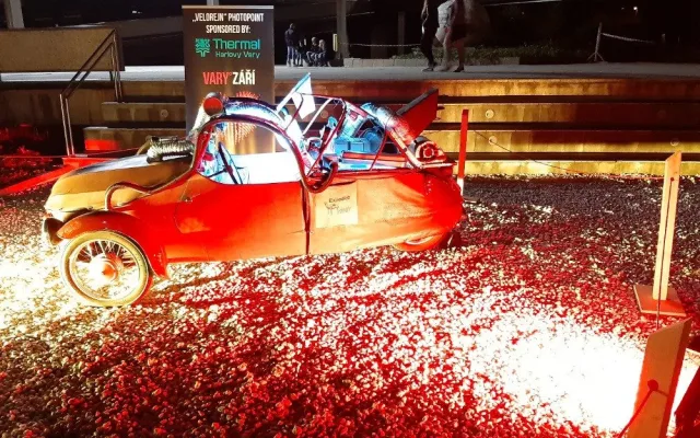 Festival světla přilákal do centra Karlových Varů tisíce lidí