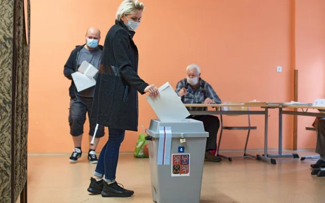 Volební místnosti otevřeny, na klidný průběh voleb dohlédnou policisté i strážníci