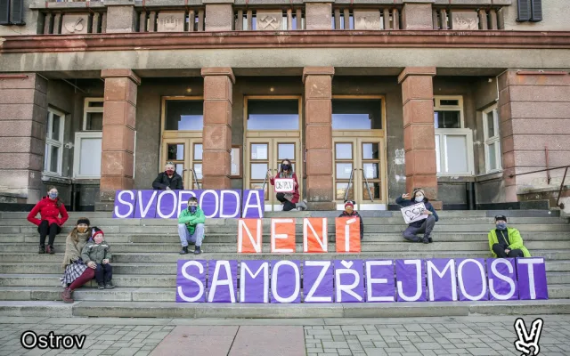 Vzkaz obyvatel Karlovarského kraje: Svoboda není samozřejmost