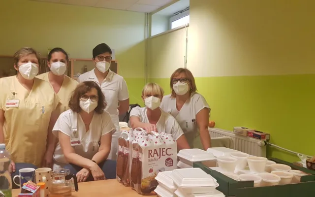 Počet nakažených covid-19 začal v Karlovarském kraji opět stoupat