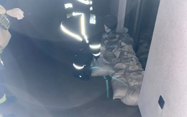 Obleva zvedla hladiny řek, hasiči už odčerpávali vodu ze sklepů