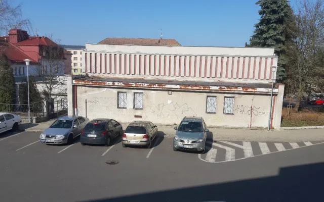 Kdysi oblíbené kino se oživovat nebude, radnice rozhodla o jeho zbourání