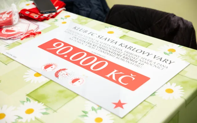 Fanoušci fotbalové Slavie kupovali virtuální pohárové vstupenky, klub peníze daroval nemocnici