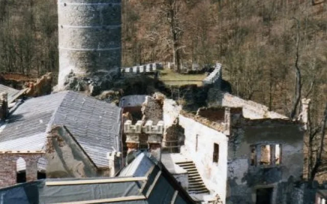 hrad v době obnovy