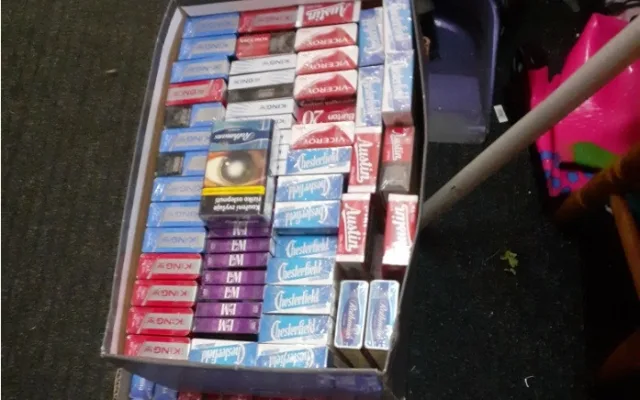 Celníci kontrolovali cigaretové kolky a našli padělky textilu, hraček a drogerie