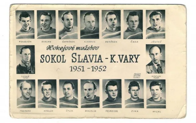 Na klubovém tablu ze sezony 1951-52