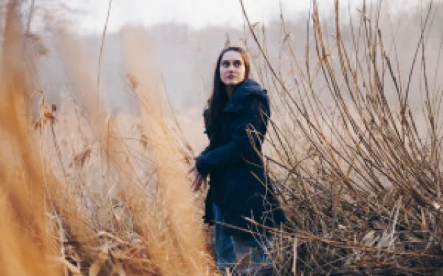 Mladí filmaři z FAMU natáčí originální snímek s Judit Bárdos. Kvůli koronaviru shání finance na dotočení