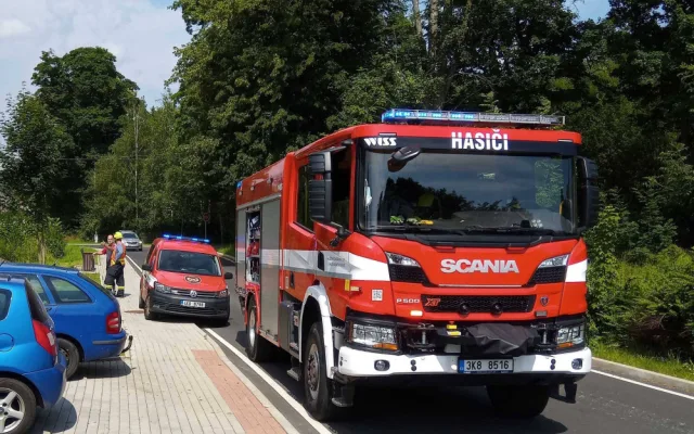 Vážné popáleniny utrpěl jeden člověk, který se pokoušel benzínem zapálit odpadky na zahradě