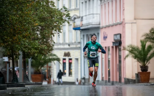 Rodinný běžecký závod ČEZ RunTour zavítá 25. září na lázeňskou kolonádu v Karlových Varech!