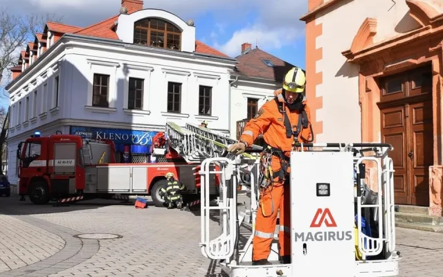 Kvůli silnému větru je v Karlovarském kraji 10 tisíc domácností bez proudu