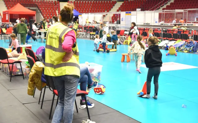 Karlovarský kraj zvládá řešit uprchlickou krizi díky maximálnímu nasazení všech týmů