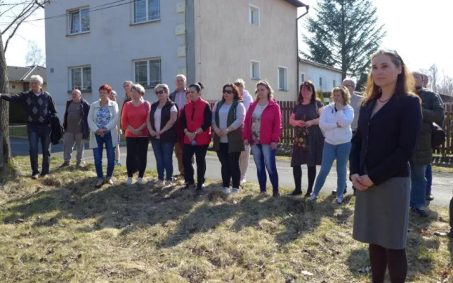 Pomník v Olšových Vratech znovu připomíná oběti dvou světových válek