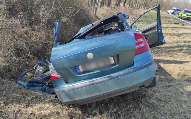 U Toužimi se srazila dvě auta, jeden člověk zemřel