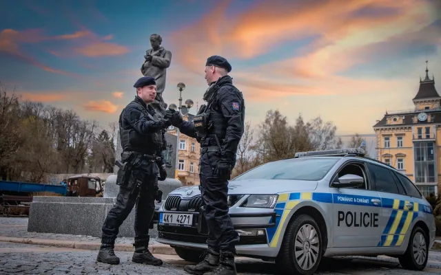 Co nabízí karlovarská policie a jaké jsou možnosti kariérního růstu u Policie České republiky