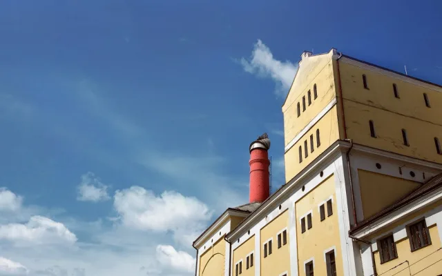 Budějovický Budvar je doma v jižních Čechách, ale slavný je po celém světě