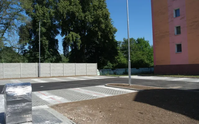 Oprava ulice Lidické nábřeží v Sokolově za téměř 13 milionů korun je hotová