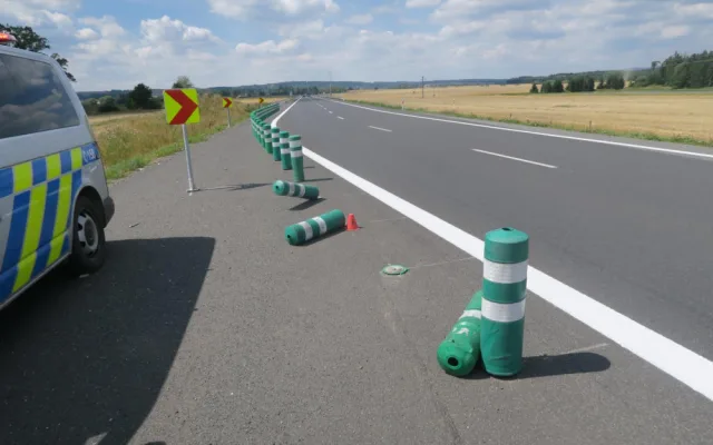 Hrozivá statistika víkendových nehod motocyklů na Karlovarsku, pro tři zraněné motorkáře přiletěl vrtulník