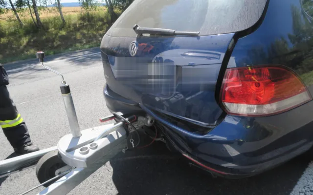 Ujel od nehody a vzápětí způsobil další. Škoda je 300 tisíc