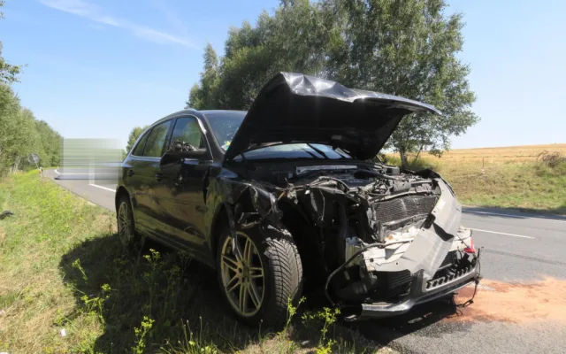 Ujel od nehody a vzápětí způsobil další. Škoda je 300 tisíc