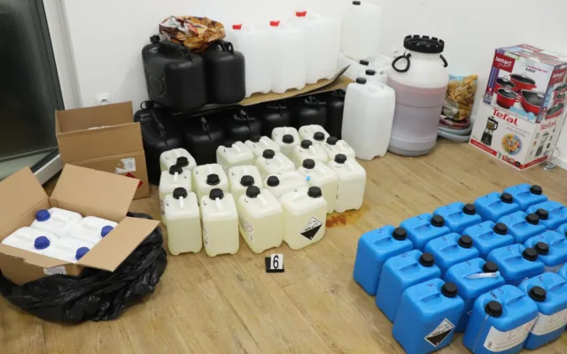 Policie při operaci KOZEL II. odhalila u Chebu laboratoř na výrobu stovek kilogramů metamfetaminu