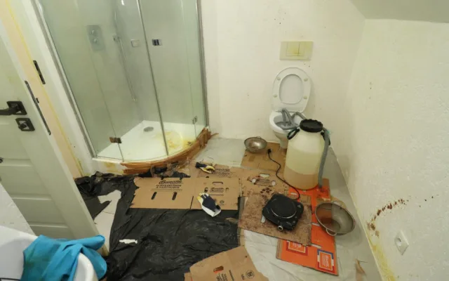 Policie při operaci KOZEL II. odhalila u Chebu laboratoř na výrobu stovek kilogramů metamfetaminu