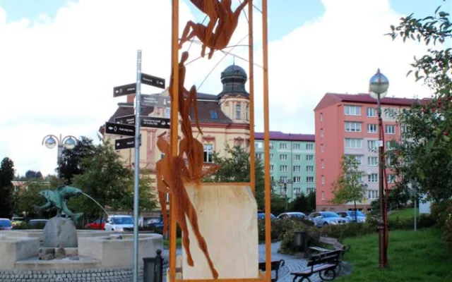 Aš oživily sochy v ulicích. Město si je nadělilo k narozeninám